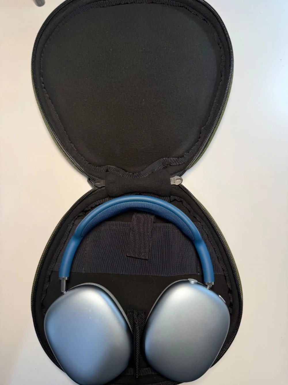 Sky Blue Apple AirPod Max 1 (Lightning connector) with extras